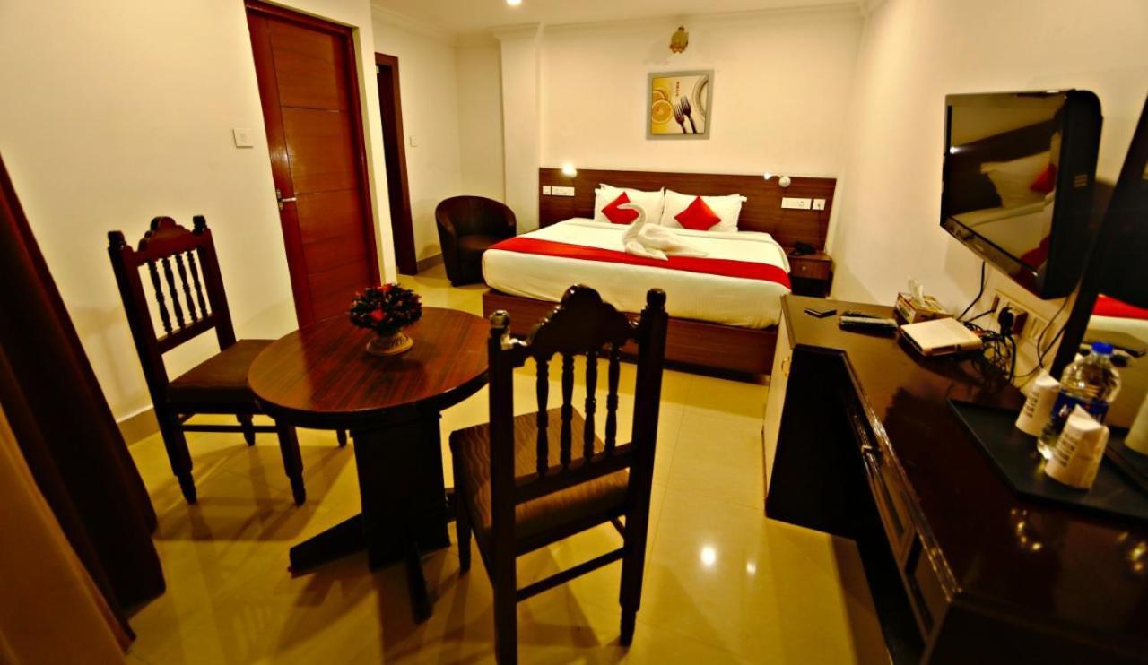 Hotel Nithya Kottayam Esterno foto