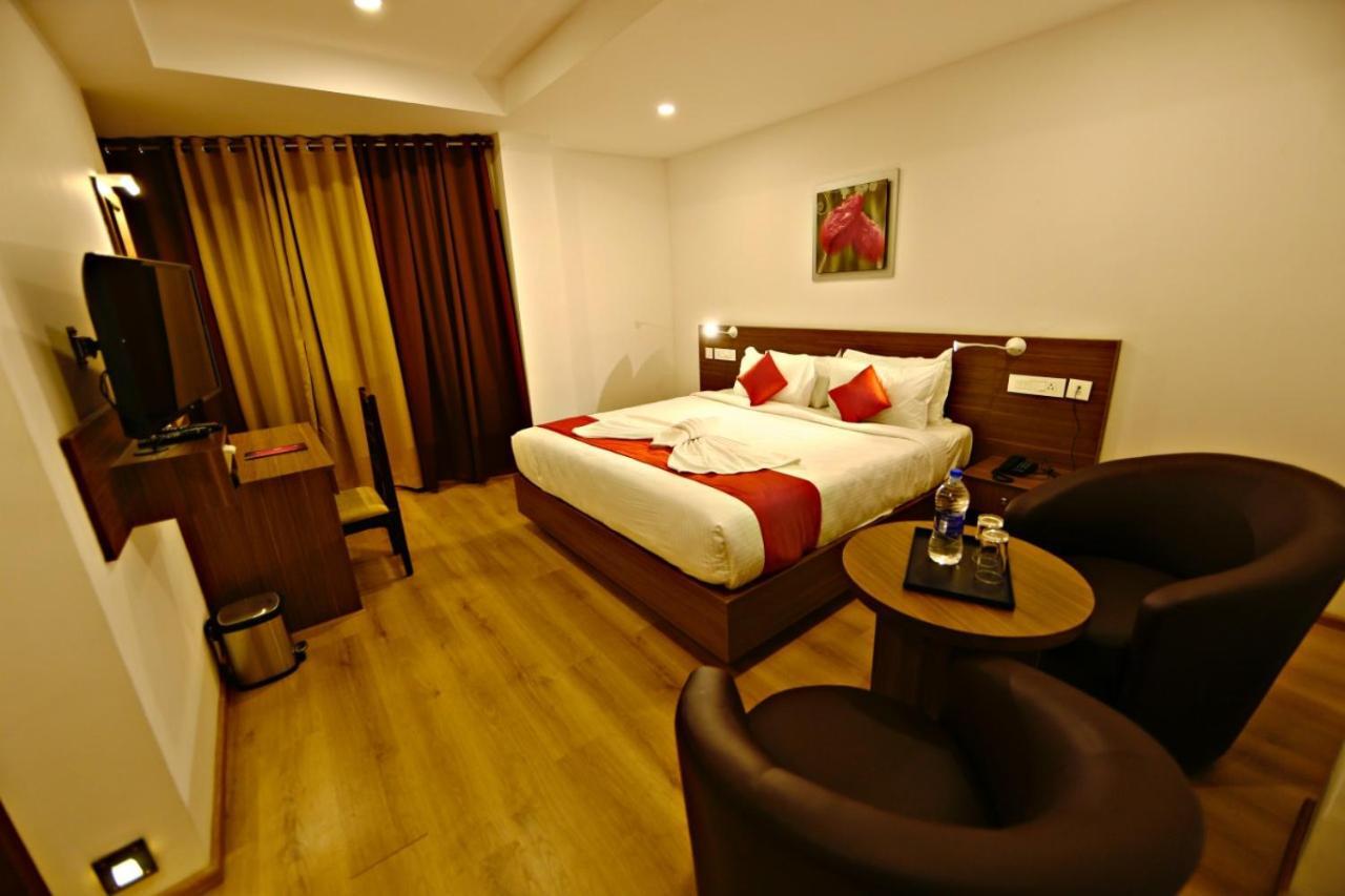 Hotel Nithya Kottayam Esterno foto